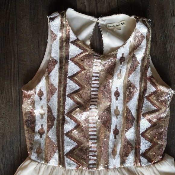 Sequence ivory colored dress - Picture 2 of 6